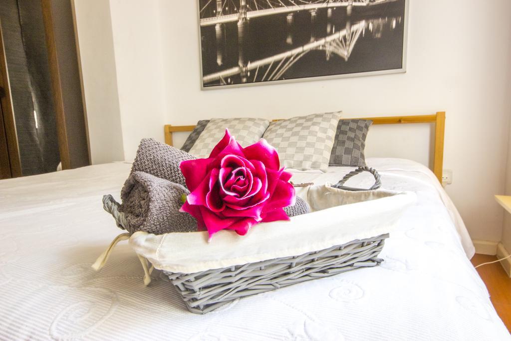 Apartamentos Alamos Málaga Oda fotoğraf